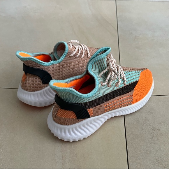 Fashion Nova All The Hype Sneakers - Picture 5 of 6